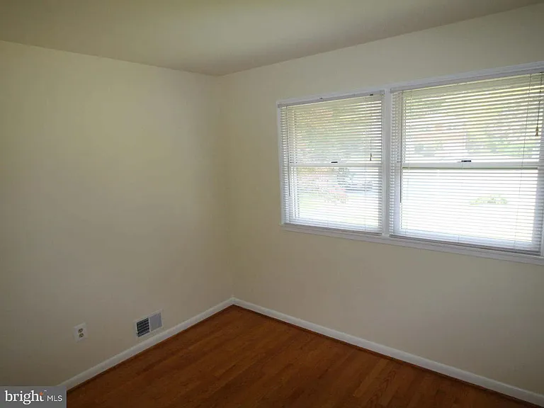 1103 Roberta Ct — Photo 13