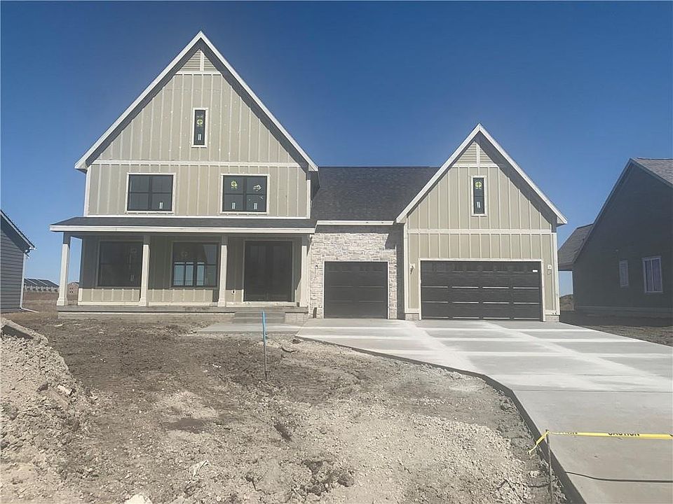 1st image of 304 NW Reinhart Dr