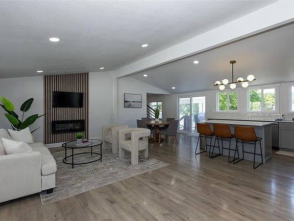 3rd image of 1170 Susan Rd