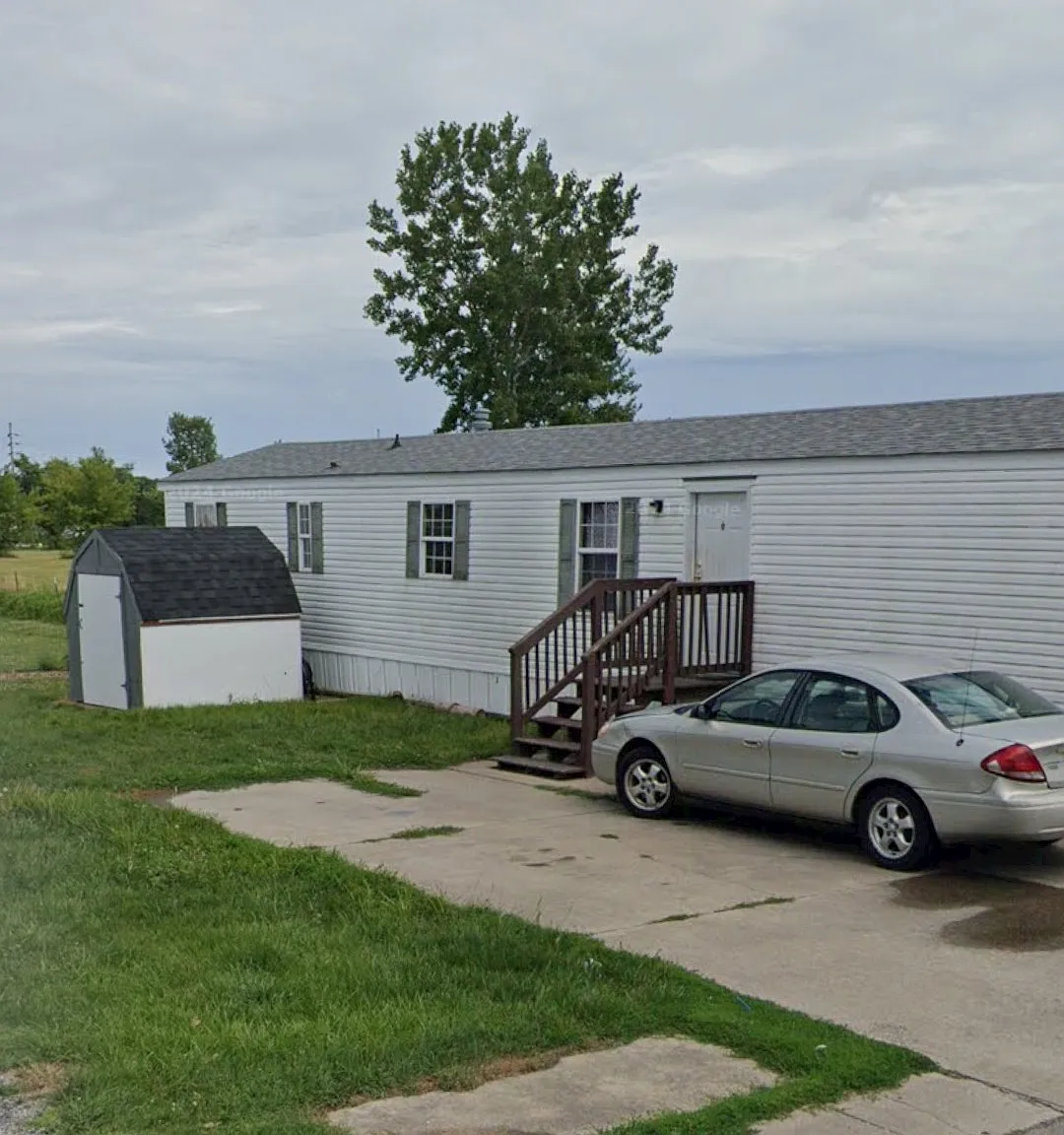 3 bed, $850 — Photo 1