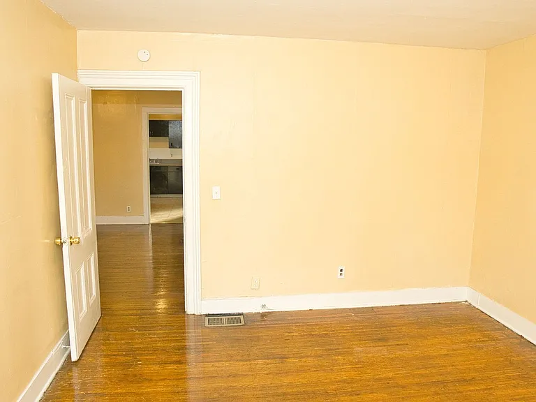 865 Clifford Ave — Photo 13
