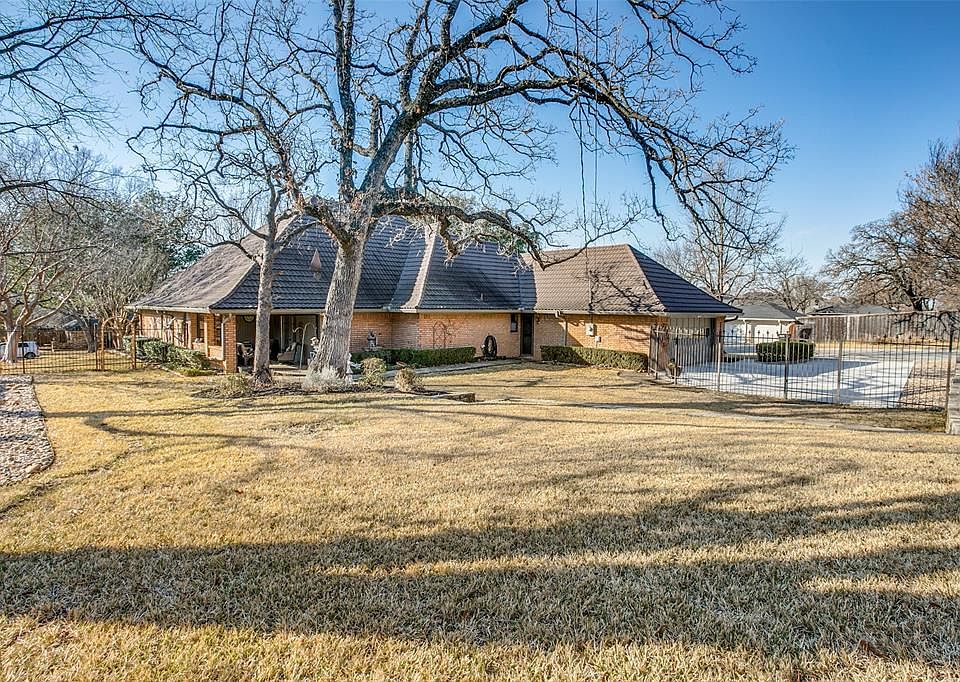 1st image of 3609 Brentwood Dr