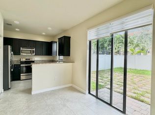 3317 W 90th St, Hialeah, FL 33018