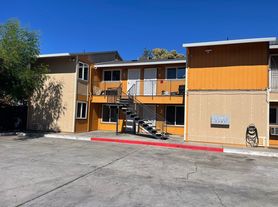 721 Oak St Downtown Stockton, 1