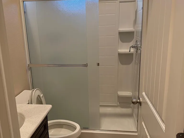 Downstairs Full bathroom