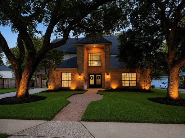 1715 Country Squire Dr, Richmond, TX 77406