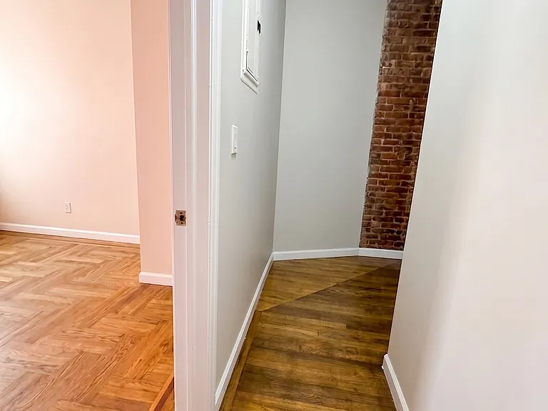 66 Pinehurst Ave #E1 — Photo 14