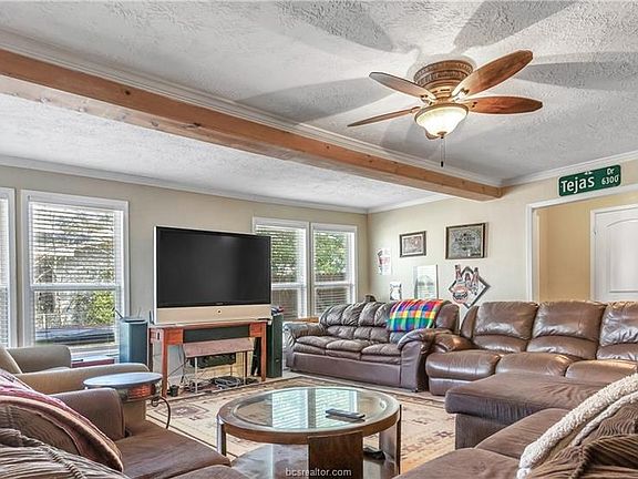 5th image of 311 Walton Dr