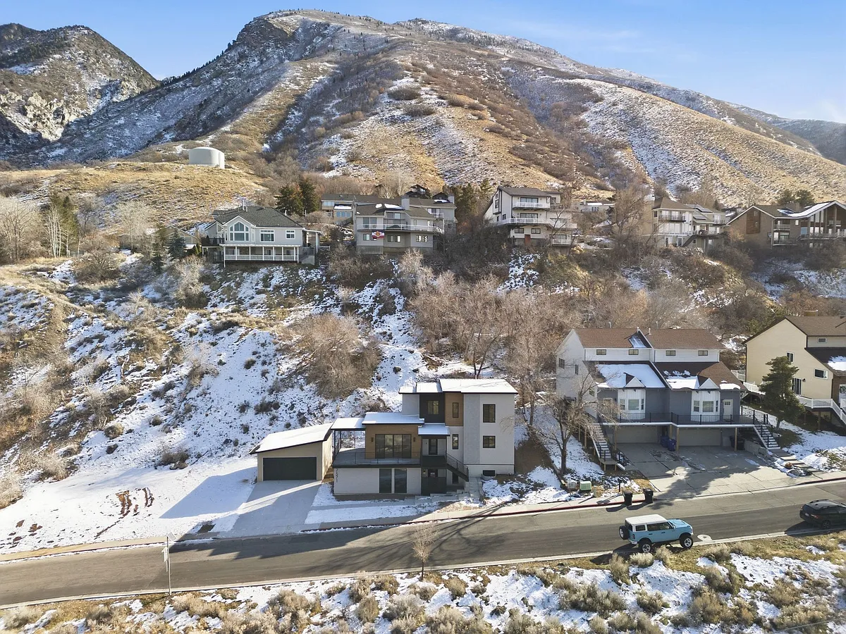 Building Photo - 7571 S Prospector Dr