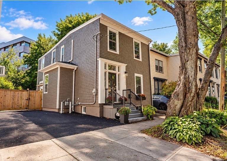 1st image of 6134 Allan St