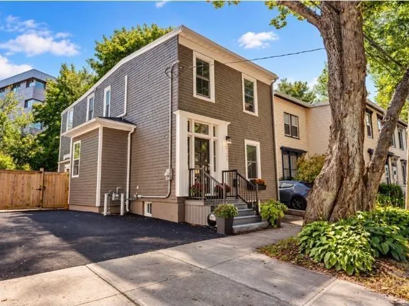 6134 Allan St, Halifax, NS B3L 1G6