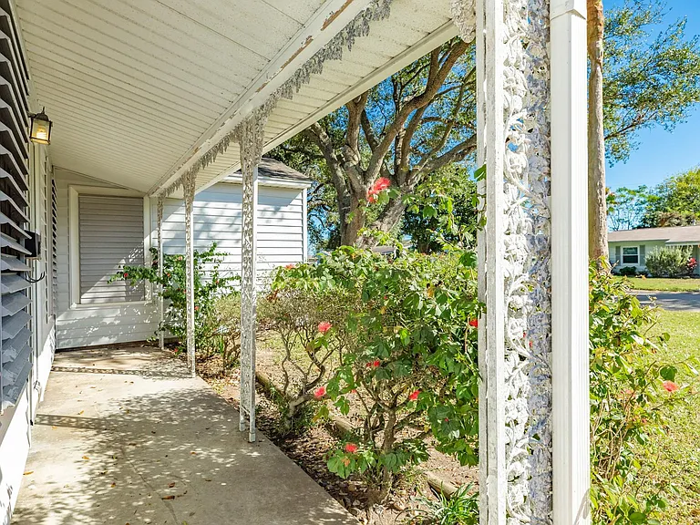 114 Tarpon Ave — Photo 4