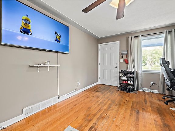4th image of 1604 Lehigh Ave