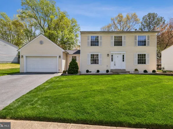 13738 Cabells Mill Dr, Centreville, VA 20120