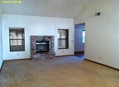 4th image of 3364 Whitney Ave