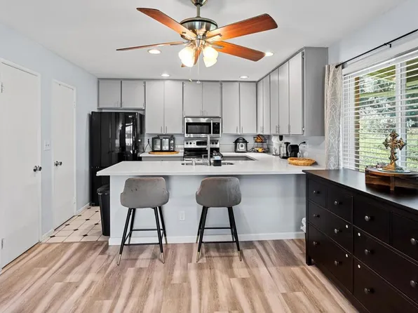 10446 Caminito Sulmona, San Diego, CA 92129