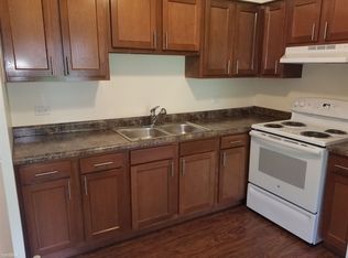 16 E Washington Ave, Lake Bluff, IL 60044