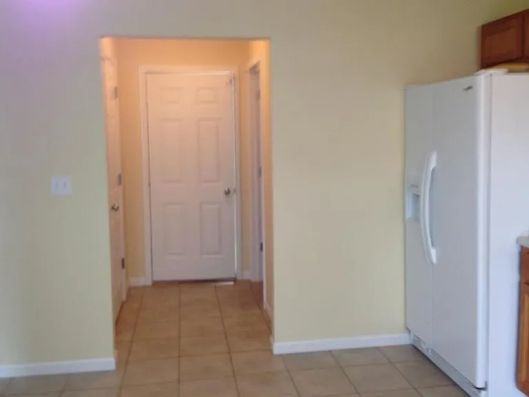 1108 Emma Ct — Photo 2