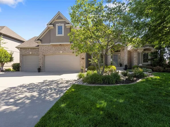 8915 N Lewis Ave, Kansas City, MO 64157