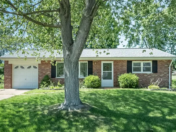 10917 Oasis Dr, Saint Louis, MO 63123
