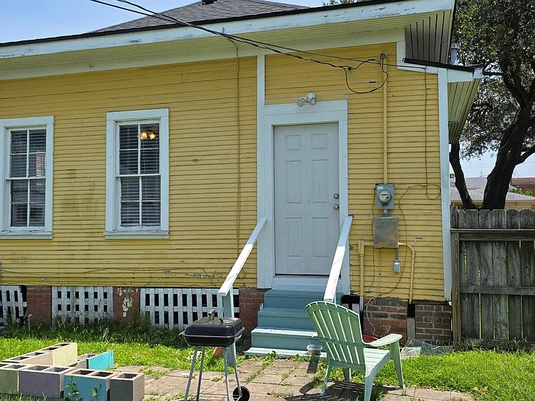 4510 Avenue R 1/2 — Photo 22