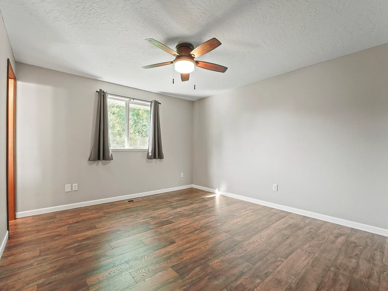 422 E St. Thomas Moore Way — Photo 4