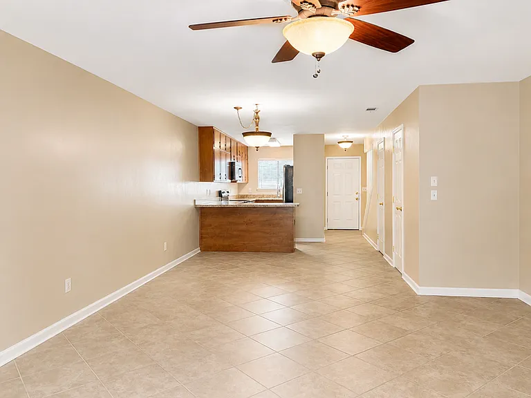 3207 Shamrock St E #18 — Photo 6
