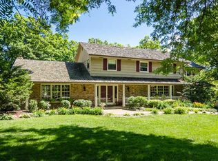 3939 Huntingdon Dr, Minnetonka, MN 55305