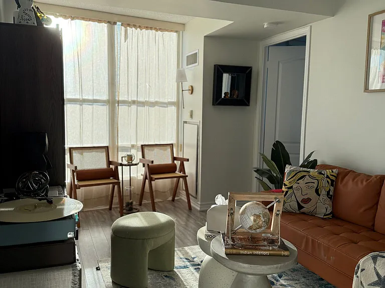 33 Elm Dr W #802 — Photo 10