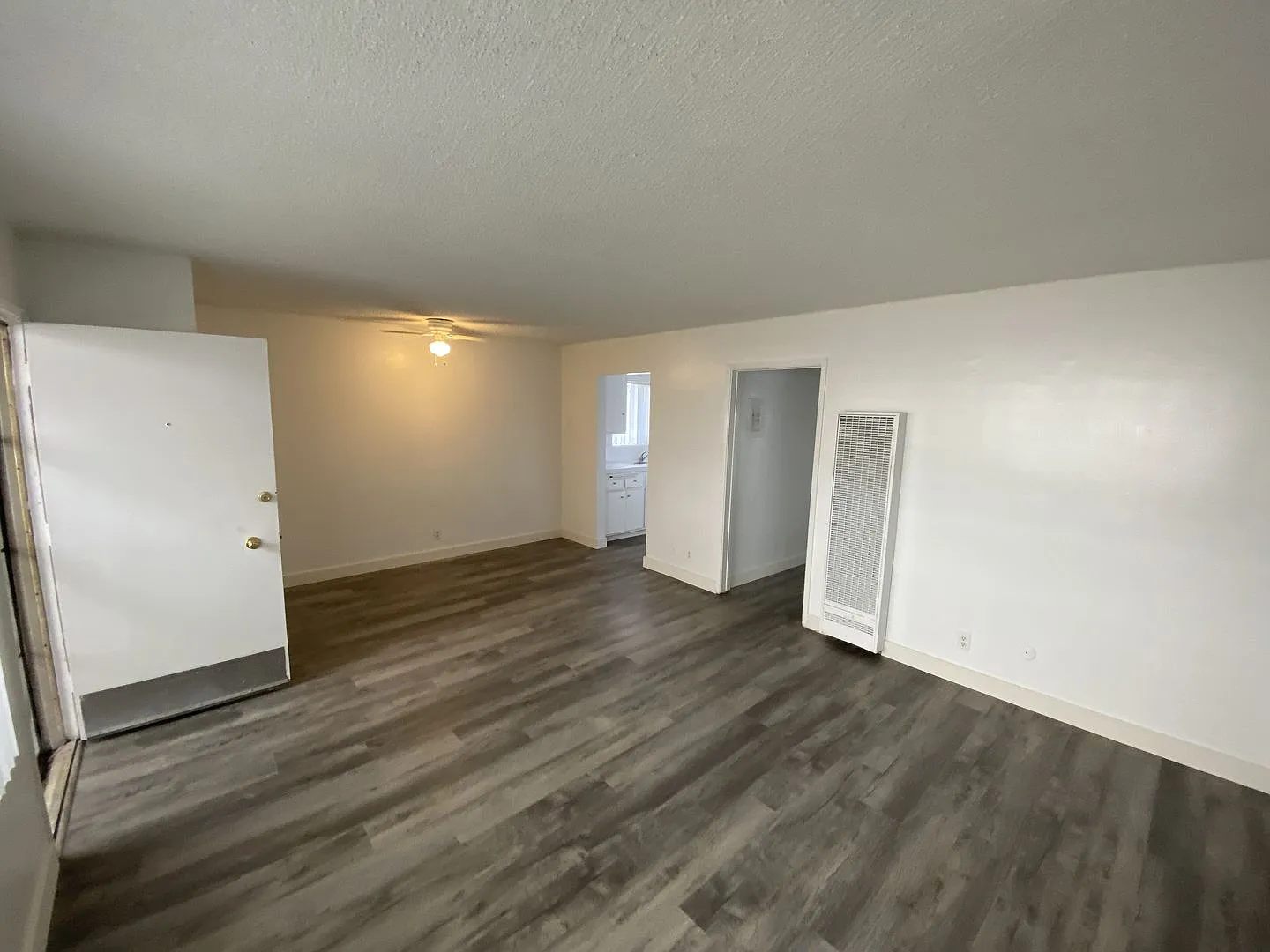 Oxford Apartments (DMM1008) — Photo 1