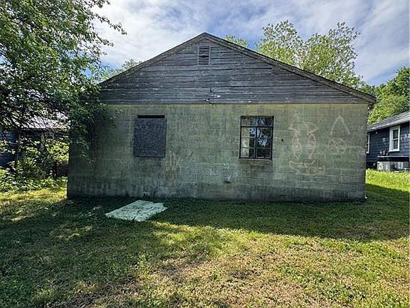 4th image of 808 Cliffside Ave