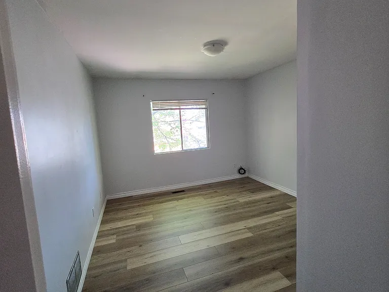 110 Overlea Dr — Photo 12