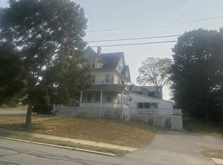 33 High St, Stoneham, MA 02180