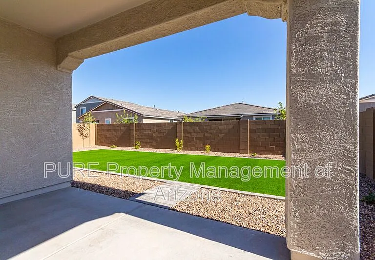 22937 E Roundup Way — Photo 27