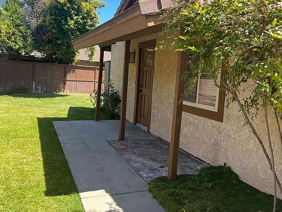 3rd image of 25644 Almendra Dr