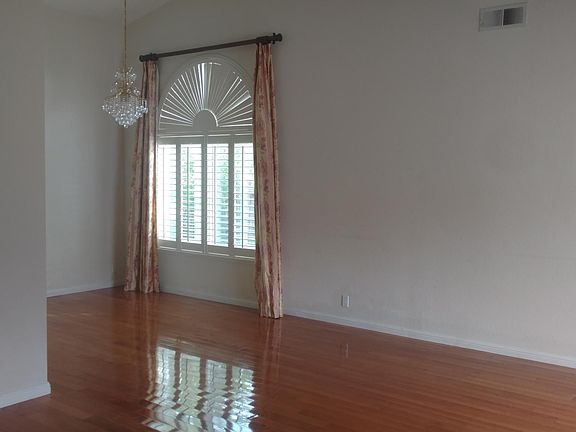 Dining Area. Living Room just to the right not really shown.
