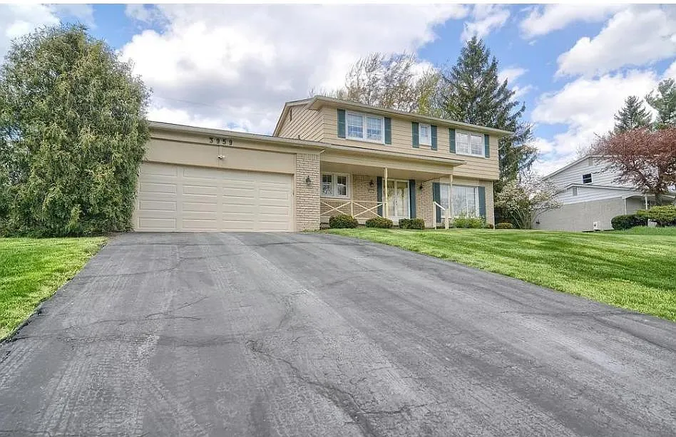 Front Driveway (ample spaces for multiple vehicles) - 3959 Iverness Ln