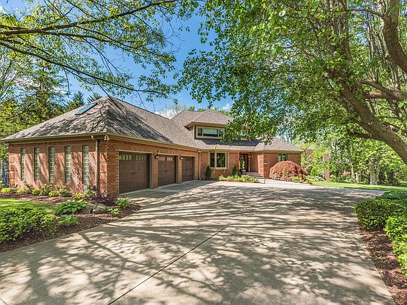 3rd image of 6520 Castle Knoll Ct