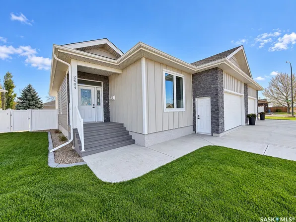 2604 Sandpiper Road, North Battleford, SK S9A 3Z3