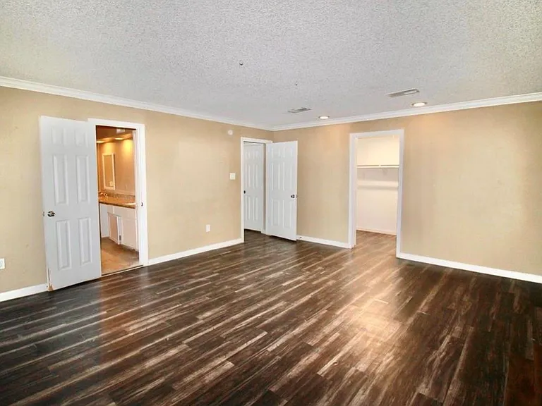 4701 Spring Ln — Photo 10