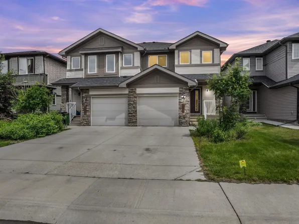 809 Cavanagh Heath SW, Edmonton, AB T6W 1A8