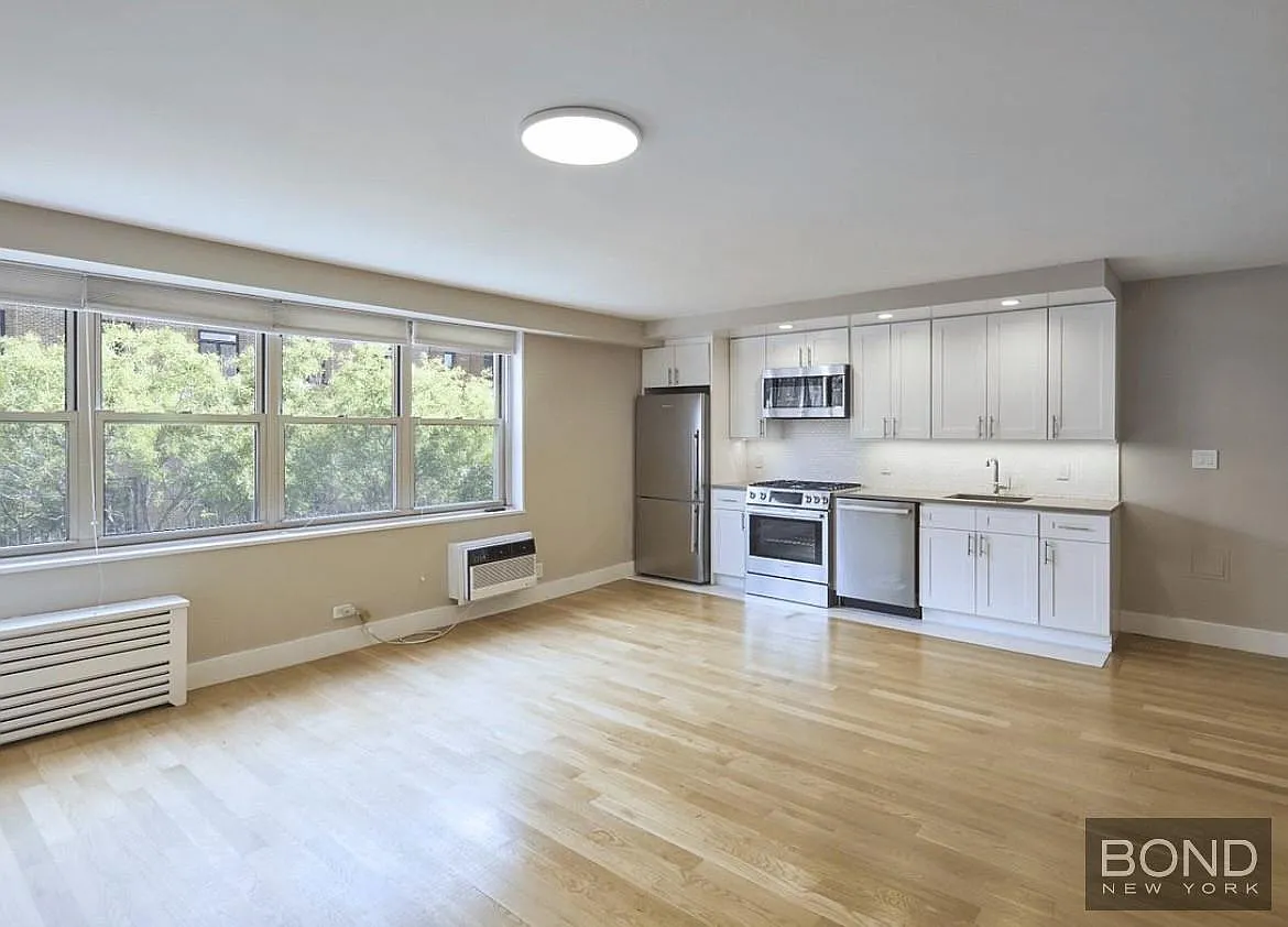 326 Greenwich Street — Photo 1