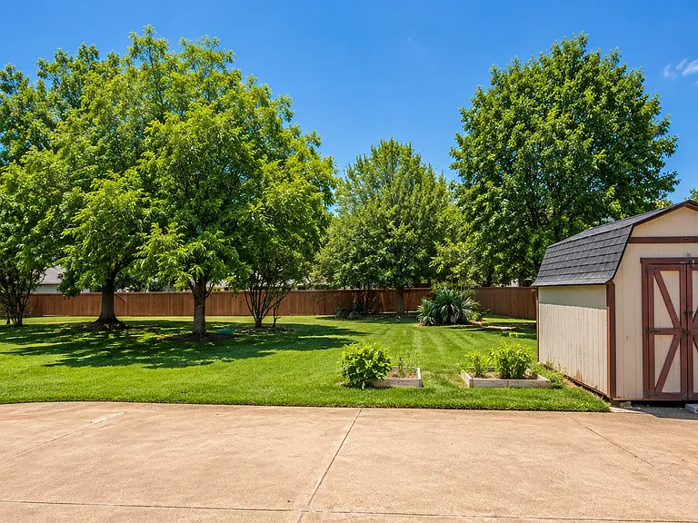 810 Pearl Dr — Photo 14