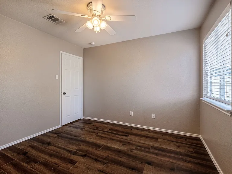 2208 Melissa Oaks Ln — Photo 20
