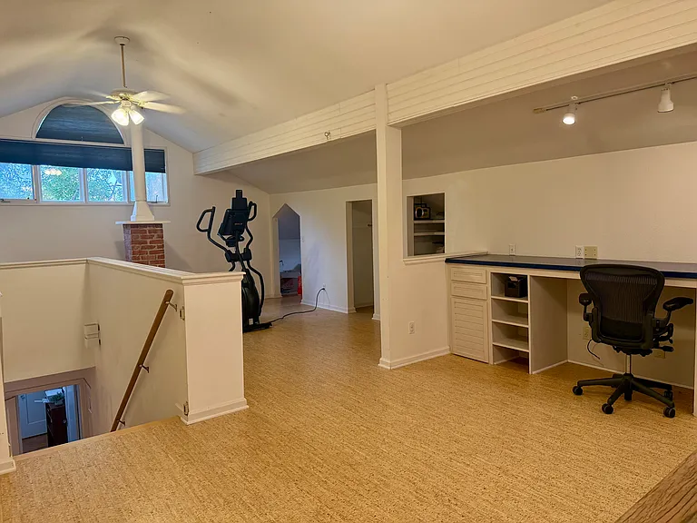 1010 Smith St — Photo 9