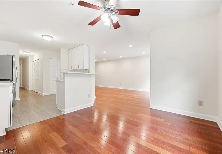 604 Knollwood Ct — Photo 6