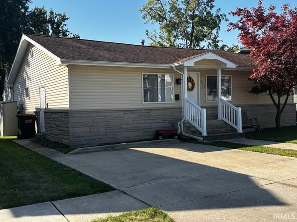 325 W 15th St, Auburn, IN 46706