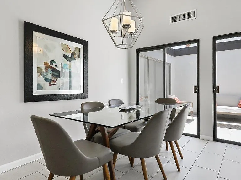 22 Barcelona Dr — Photo 5