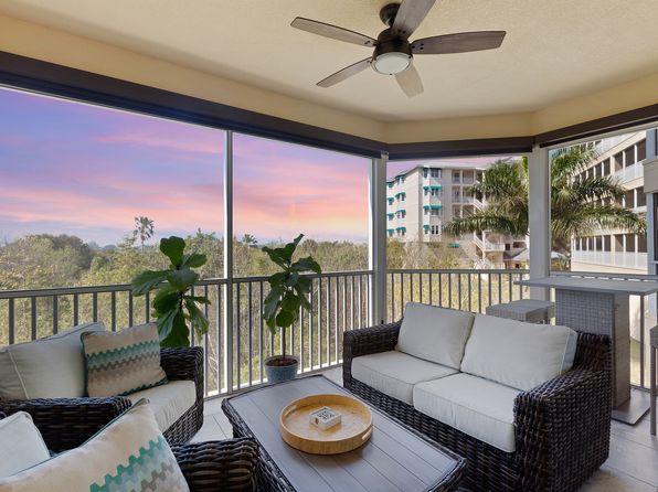 260 Hidden Bay Dr #204