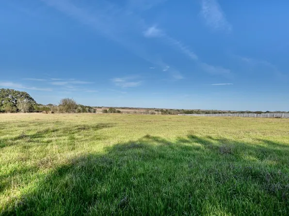 1855 Fm 1948 Rd N, Burton, TX 77835